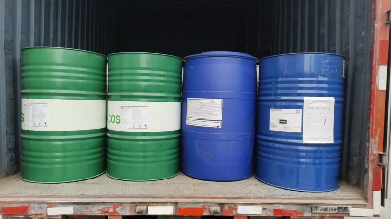 韓國進(jìn)口白油、進(jìn)口甘油和吐溫80發(fā)貨現(xiàn)場.jpg 韓國進(jìn)口白油、進(jìn)口甘油和吐溫80發(fā)貨現(xiàn)場.jpg